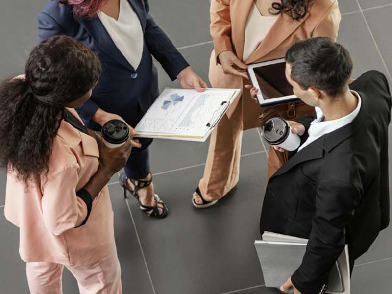 Career event networking: Learning About Company Culture - French lesson