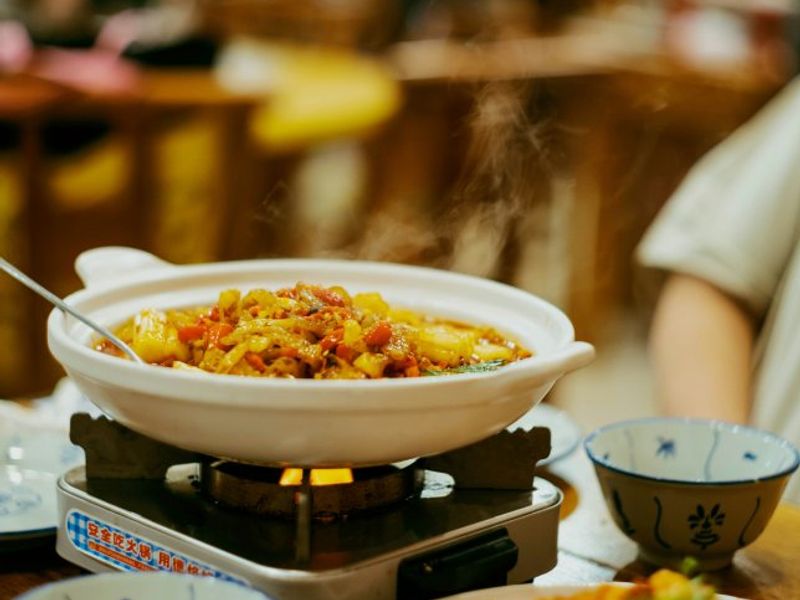 Ordering food: Ordering dishes to share - Simplified Chinese lesson