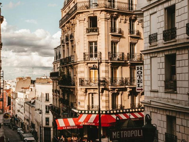 Top 50 phrases to get by France: Essential communication - French lesson